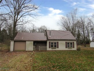 2218 Lake Rd, Akron, OH 44312