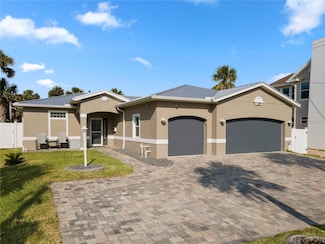 725 N Grandview Ave, Daytona Beach, FL 32118