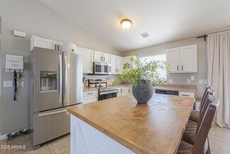 15171 S Amado Blvd, Arizona City, AZ 85123