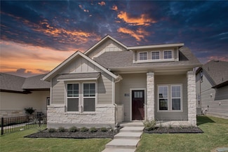 217 Pinnacle Ln, Niederwald, TX 78640