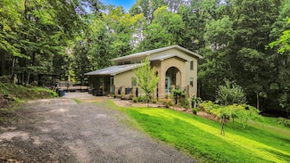 11980 Waterhouse Ln, Glade Spring, VA 24340