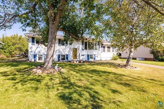 709 13th Ave, Two Harbors, MN 55616