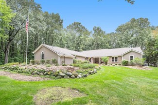 100 Alto Relievo Way, Marshall, MI 49068