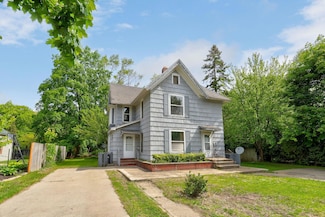 835 Phoenix St, South Haven, MI 49090