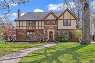 3127 SW Shadow Ln, Topeka, KS 66604