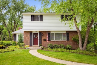 129 Green Oak Ln, Pittsburgh, PA 15220