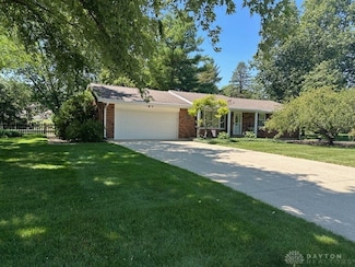 2550 Vista Ridge Dr, Troy, OH 45373