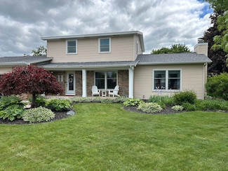 4908 Cresthill Dr NE, Grand Rapids, MI 49525