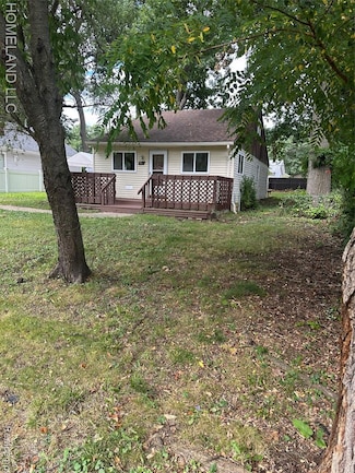 3964 Oak Knoll Rd, Waterford, MI 48328