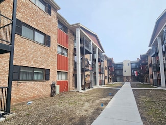 5349 N Delphia Ave Unit 150, Chicago, IL 60656