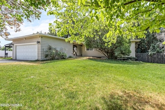 118 Glen Dr, Zillah, WA 98953