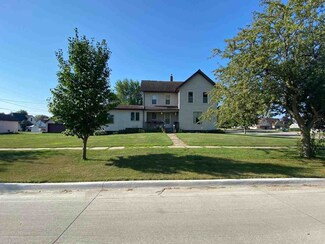 608 Connell St, Dysart, IA 52224