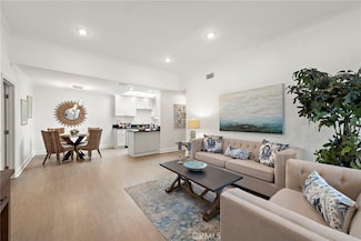 964 Calle Aragon Unit D, Laguna Woods, CA 92637