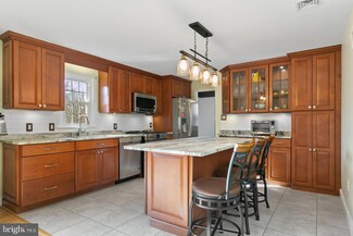 836 Garrison Rd, Monroeville, NJ 08343