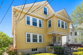 9 Searle Ave, Brookline, MA 02445