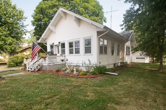 222 W Division St, Amboy, IL 61310