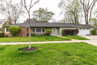 901 Hunter Rd, Glenview, IL 60025
