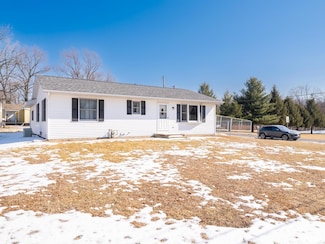 401 Morton St, Creve Coeur, IL 61610