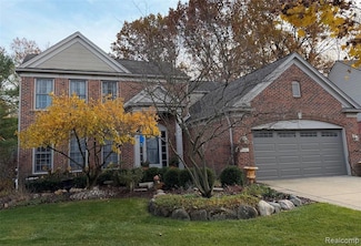 3761 Acadia Dr, Lake Orion, MI 48360