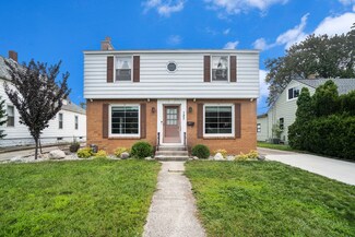 127 W 28th St, Holland, MI 49423