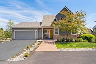 208 Parks Loop, Redmond, OR 97756