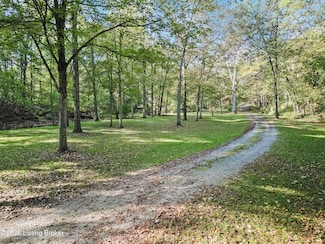 140 Bluegrass Dr, Taylorsville, KY 40071