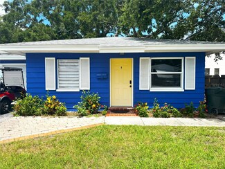 1196 Angle Rd Unit B, Dunedin, FL 34698
