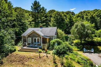 118 Stratham Heights Rd, Stratham, NH 03885
