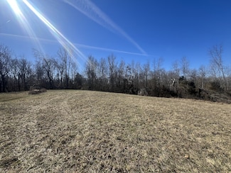 9 Marion Rd, Fredonia, KY 42411