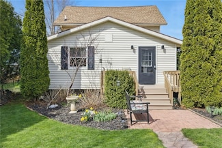 406 Lake Shore Dr, Hilton, NY 14468