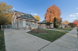 12087 Leverne, Redford, MI 48239