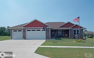 304 5th St SE, State Center, IA 50247