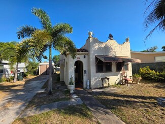 806 S B St, Lake Worth, FL 33460