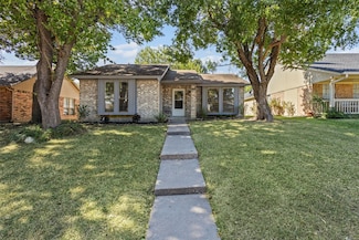 2005 Mobile Dr, Ennis, TX 75119