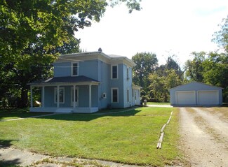 22 Bruce St, Darien, WI 53114