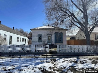 219 S 3rd St, Douglas, WY 82633