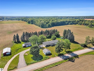 1520 Kuehn Rd, Sterling, MI 48659