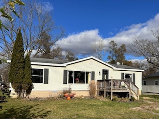 520 E Eureka St, Greenville, MI 48838