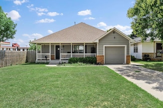 420 SW 2nd St, Moore, OK 73160