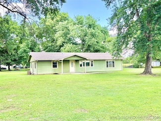 106 E Elk St, Whitefield, OK 74472