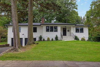 19 Midchester Ave, White Plains, NY 10606