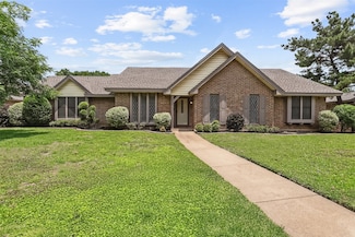 2526 Axminster Dr, Grand Prairie, TX 75050