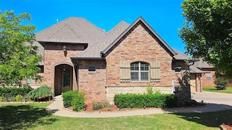 2017 Pembroke Ln, Edmond, OK 73003