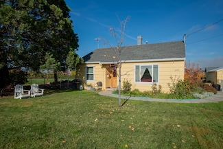 6493 Colver Rd, Talent, OR 97540