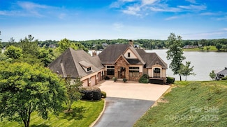 6205 Plantation Pointe Dr, Granite Falls, NC 28630