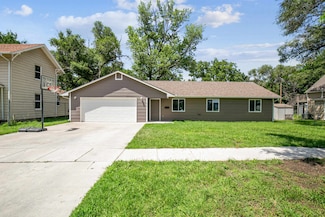 412 E Clark Ave, Augusta, KS 67010