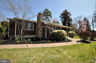 233 Hunters Rd, Medford, NJ 08055
