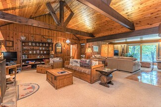 58 Crest Dr, Lake Harmony, PA 18624