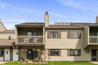 20 Village Dr, Duluth, MN 55810
