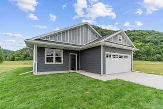 585 Cedar Dr, Lake City, MN 55041
